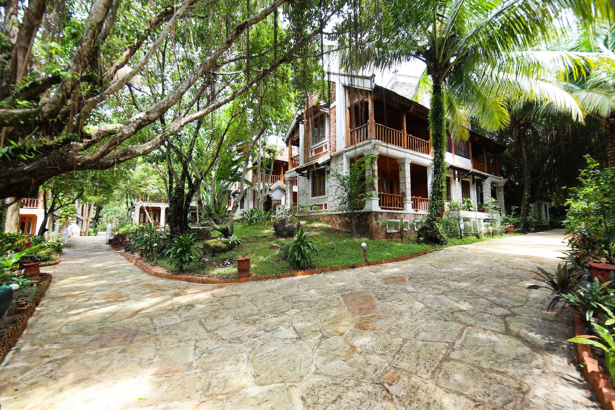 Ancient Village Phu Quoc Resort エクステリア 写真